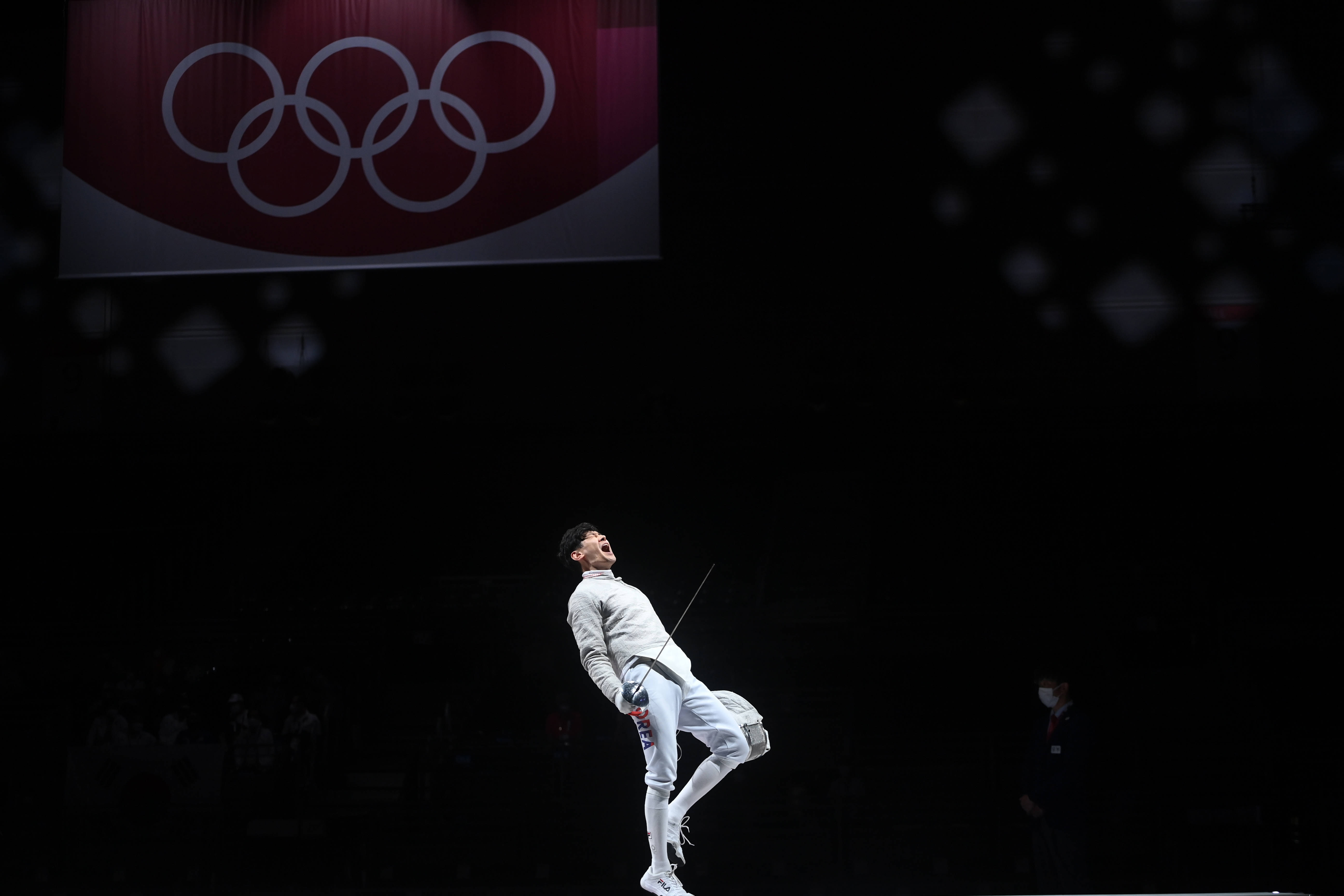 冰岛选手在击剑比赛中一路夺冠