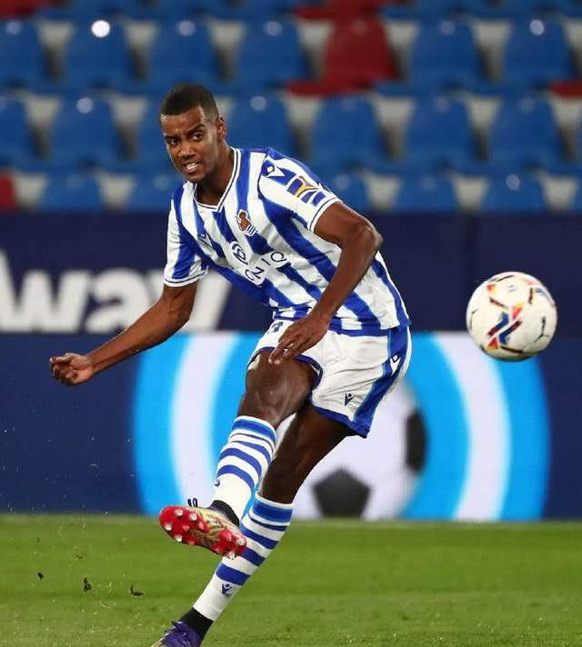 关于韦斯卡皇家社会：西甲争冠关键之战的信息