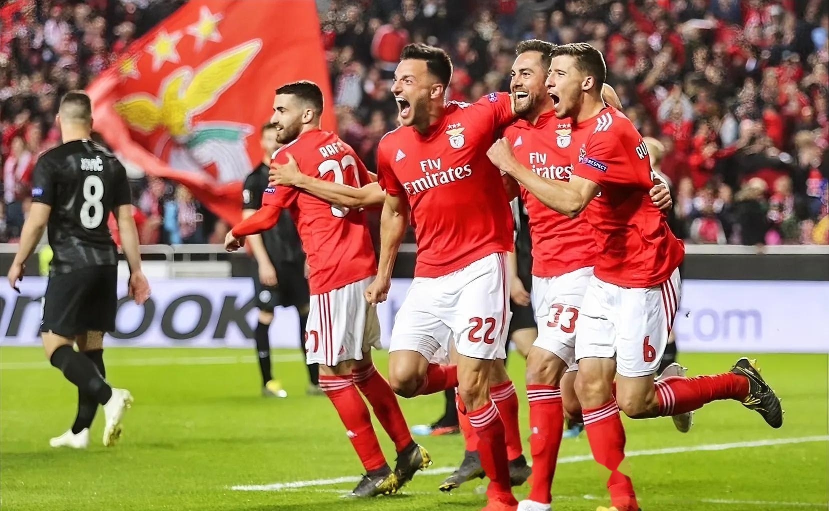 拜仁慕尼黑主场取胜，下轮面对巴塞罗那的挑战