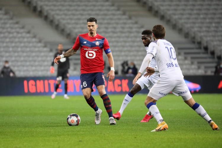 里尔横扫强敌，发出夺冠信号的简单介绍