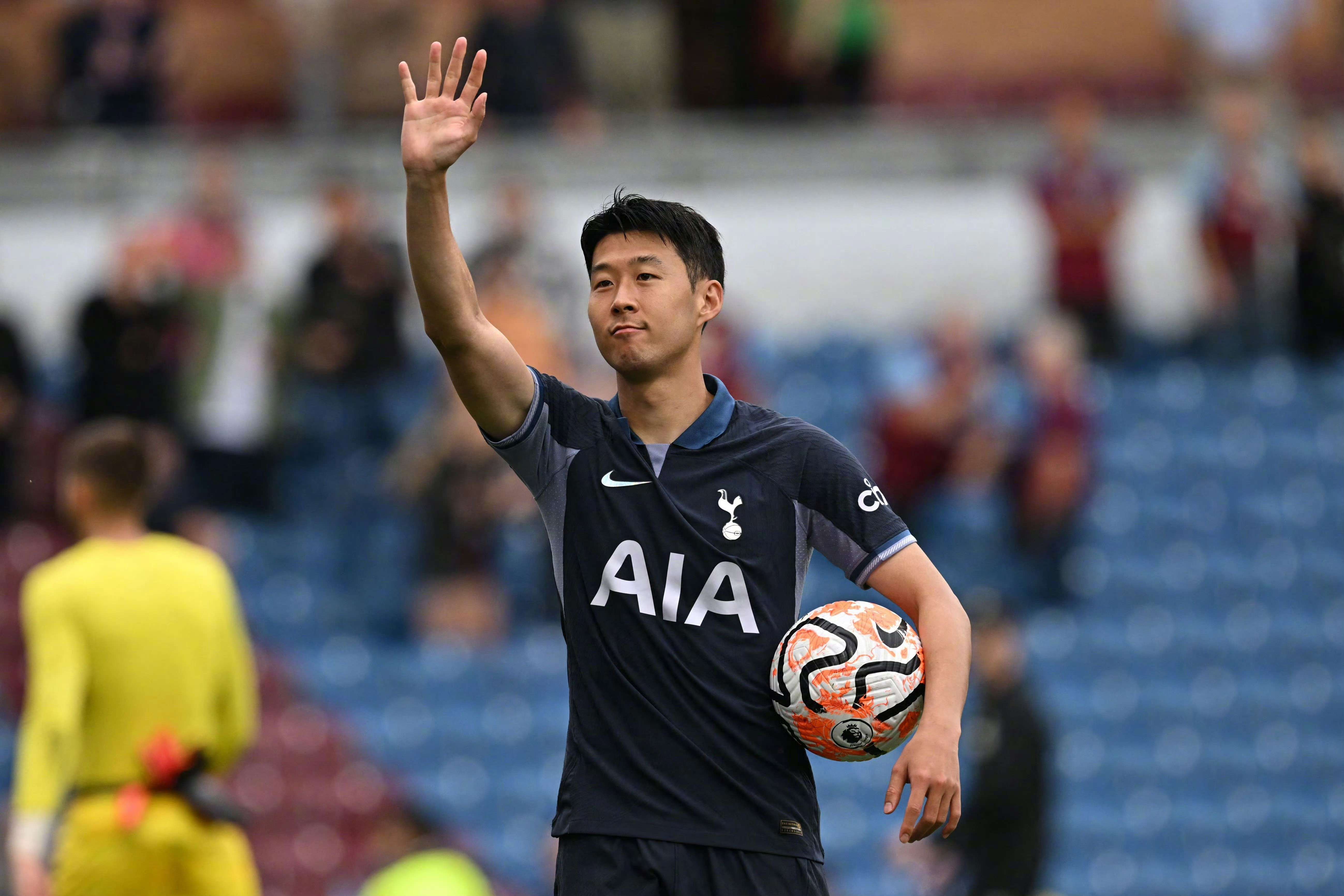 贝林厄姆再度上演帽子戏法，孙兴慜后防线成筛子！的简单介绍