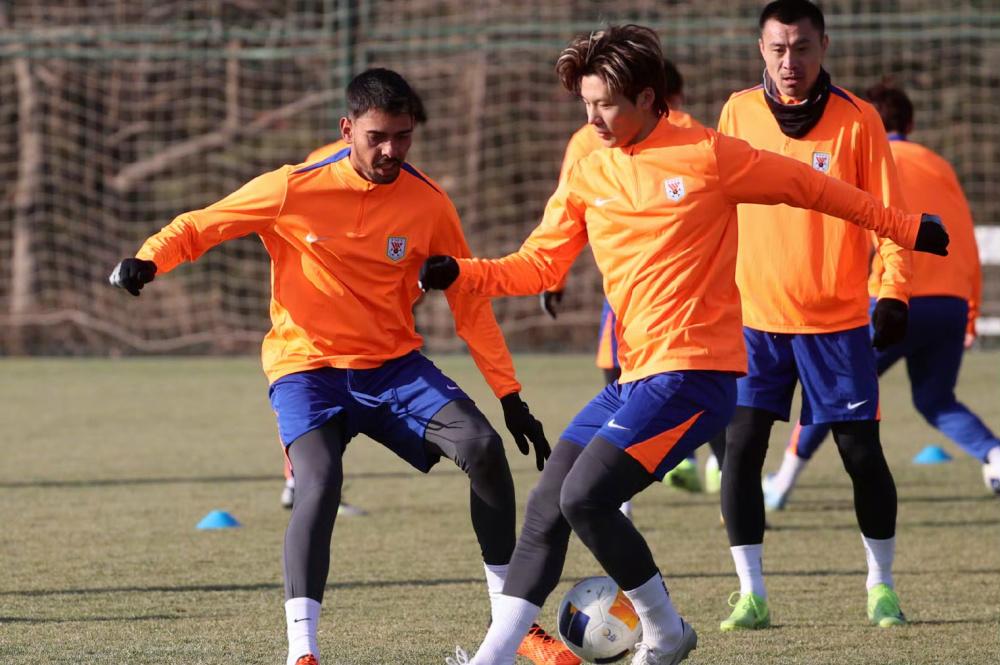 关于泰山替补上场改变战局，本泽马防线瞬间崩溃！的信息